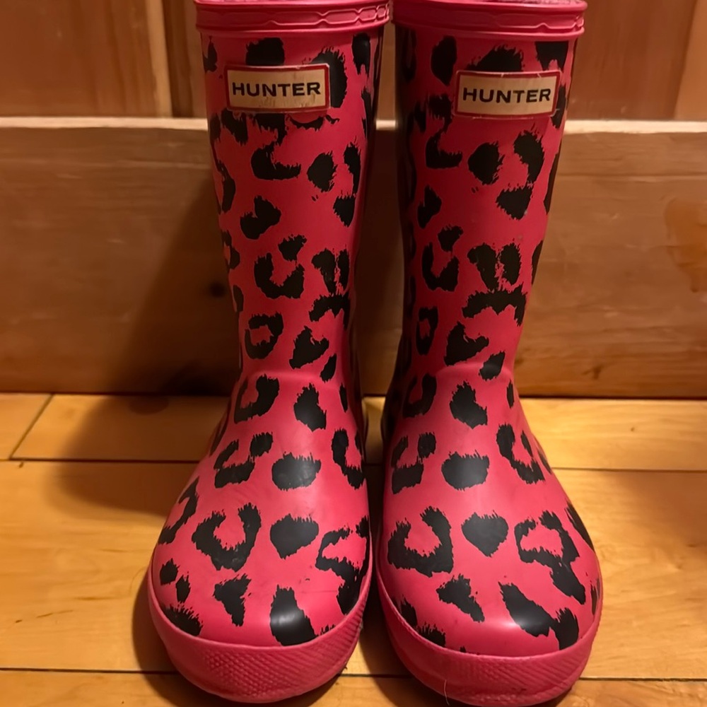 Pink cheetah animal print Toddler Hunter Rain boots. Used.